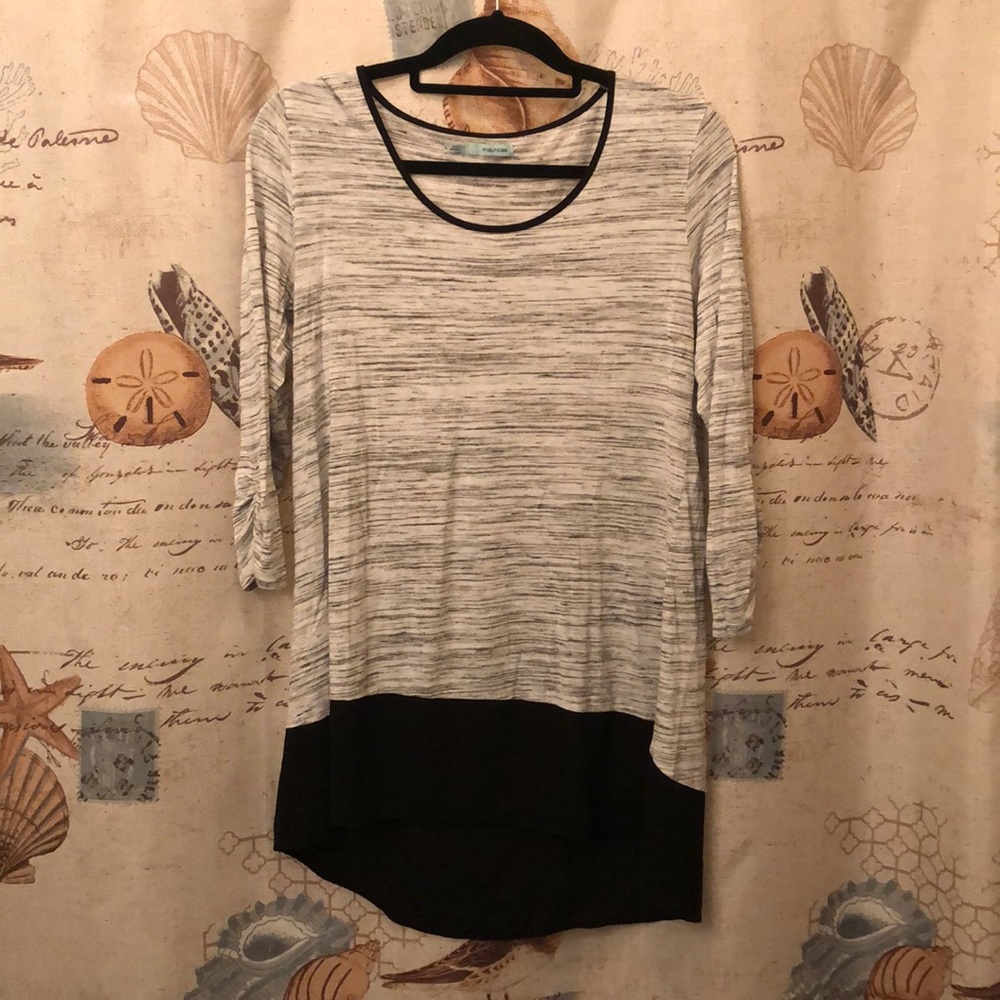 Long quarter length shirt